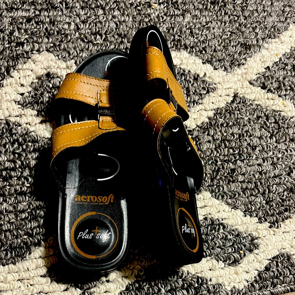 Sandals 8.5 lightly worn